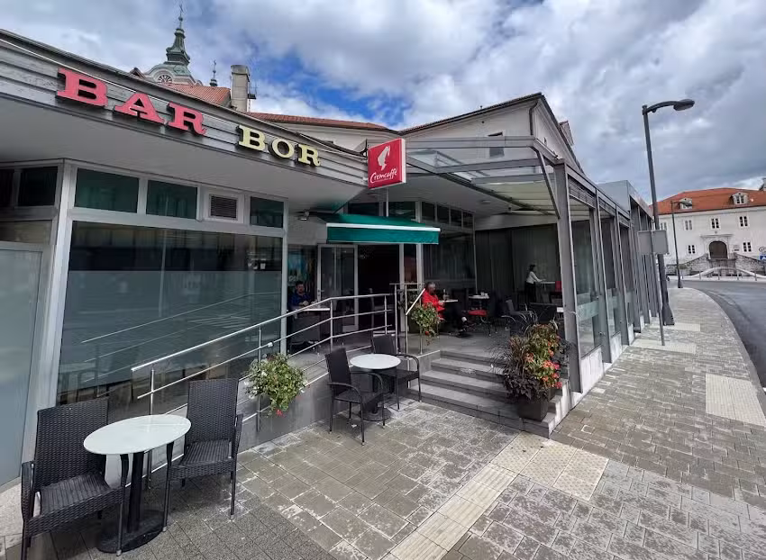 Bar BOR Restaurant and cafe