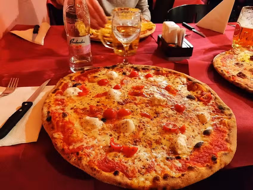 Bar pizzeria mlin, gostinske storitve Zoran Bre&scaron;čak s.p.