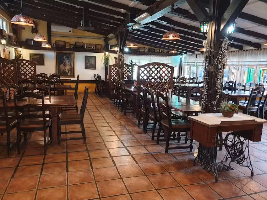 ČRNI BARON Motel in Pizzeria BLACK BARON