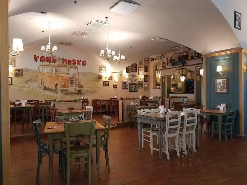 Good House cavalca il topo