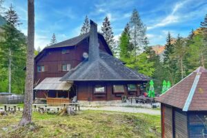 Rifugio alpinistico della valle di Logarska