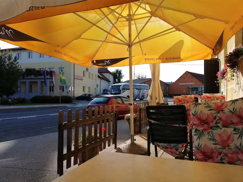 Gostilna in picerija &Scaron;adl Manfred Vreča s.p.