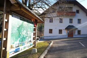 Locanda &ldquo;Na Razpokah&rdquo; di Bernarda Rihtar&scaron;ič sp