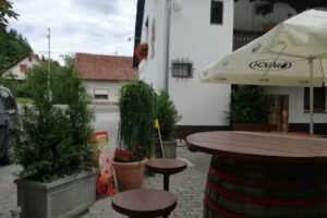 Petkov&scaron;ek Restaurant catering doo