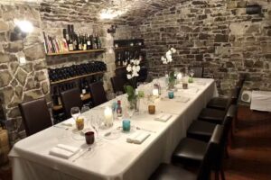 Gostilna pri Lojzetu &ndash; Dvorec Zemono