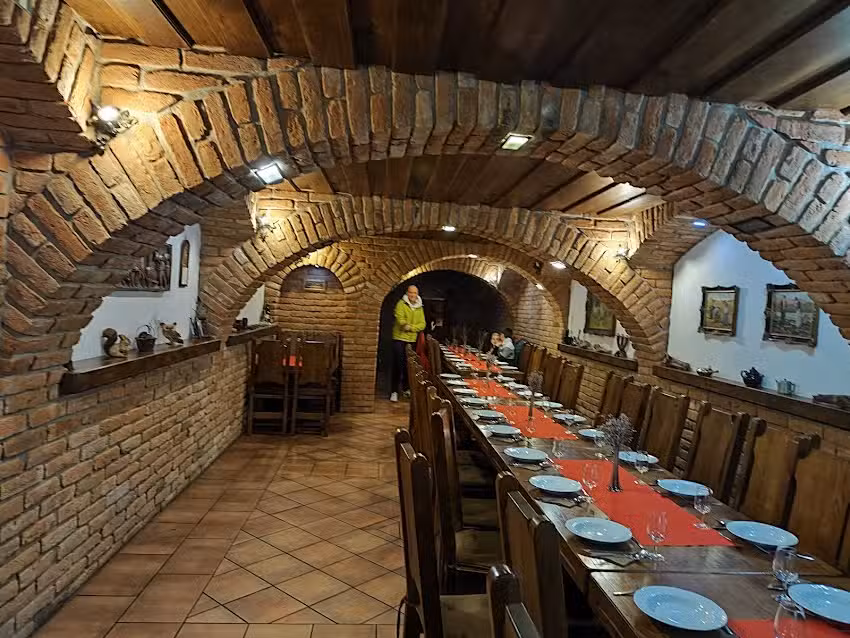 Inn &ldquo;Pri Lujzi&rdquo; &ndash; wine fountain