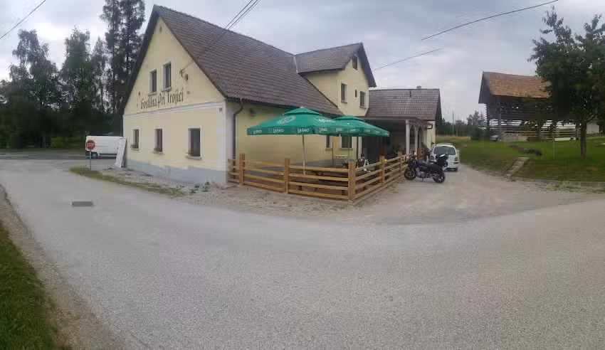 Gostilna pri trojici Ur&scaron;a Modic s.p.