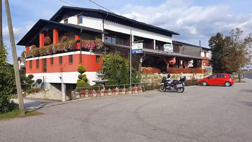 Gosti&scaron;če in prenoči&scaron;ča, Slavko Kozel s.p.