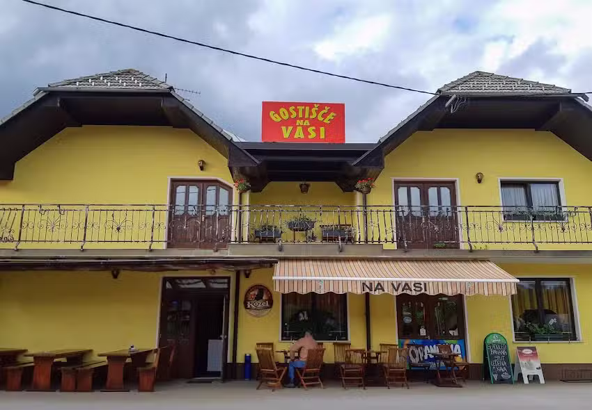 Guesthouse in the village Darinka Zavodnik sp