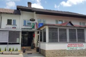 Gosti&scaron;če s prenoči&scaron;či Pohle