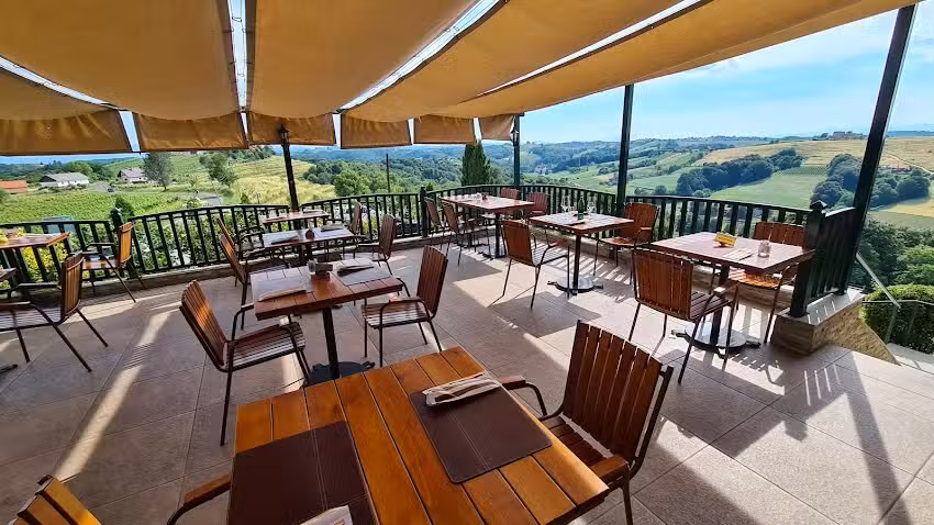 Gosti&scaron;če Taverna