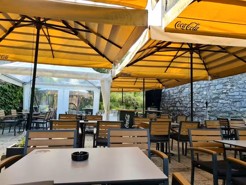 Castle Caf&eacute; &Scaron;kofja Loka