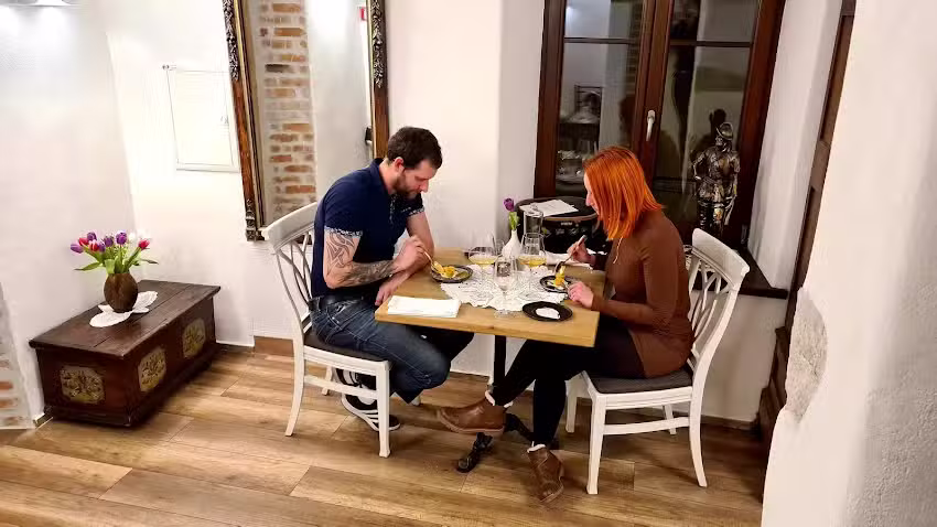 Linhart House, Ristorante e Hotel