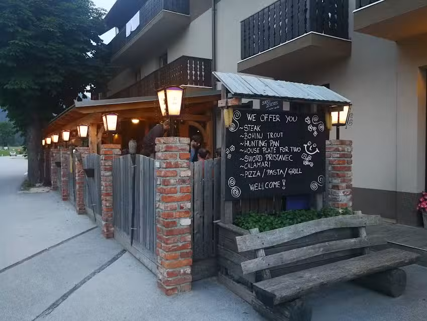 Hi&scaron;a Pr&rsquo; Pristavc &ndash; gostilna in pizzerija