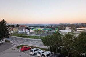 Leonardo Hotel and Restaurant