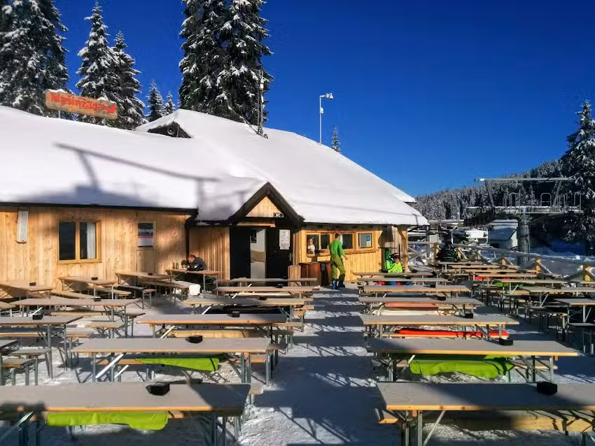 Mountain restaurant Ma&scaron;inžaga