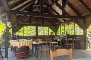 Marjan Gori&scaron;ek &ndash; titolare dell&rsquo;attivit&agrave; integrativa dell&rsquo;azienda agricola &ndash; enoteca