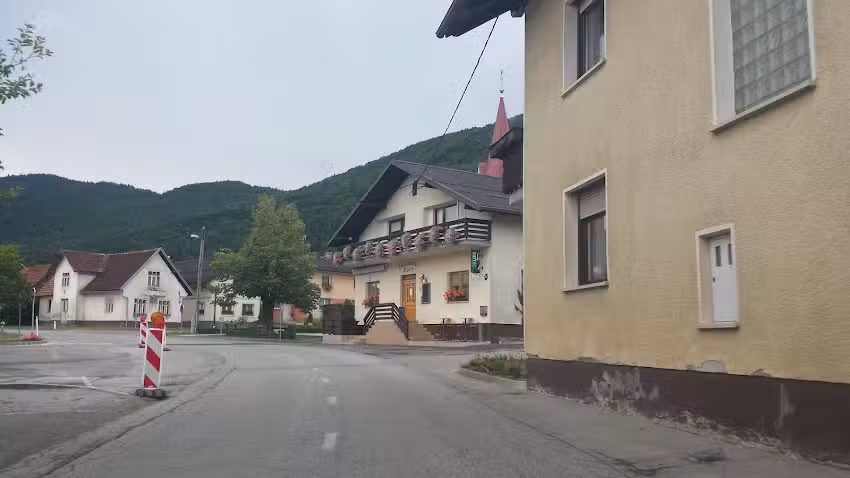 Mustar Zorica &ndash; snack bar &ldquo;Pri Zori&rdquo; sp