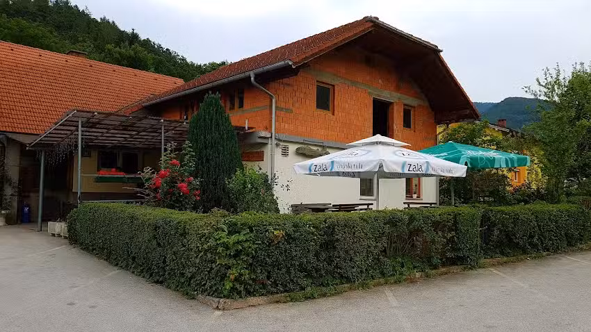 Okrepčevalnica bife ob Ribniku