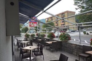 Okrepčevalnica in picerija &Scaron;pik z letnim vrtom