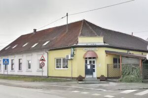 Snack bar Kolodvor, Piro&scaron;ka Totivan sp