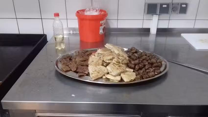 Bar ristoro dello stadio, Sakjip Salija sp