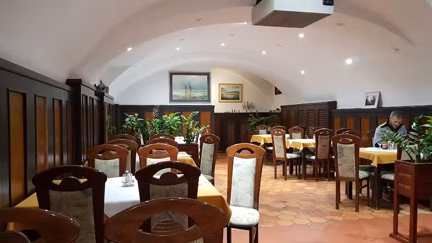 Snack bar Valvasorjev hram Erika Begic sp