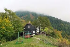 Planinska koča na Sv. Jakobu