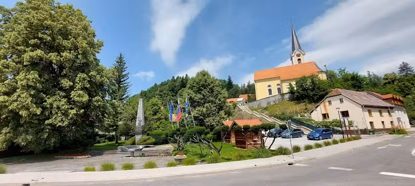 Pod kostanji &ndash; inn and pizzeria