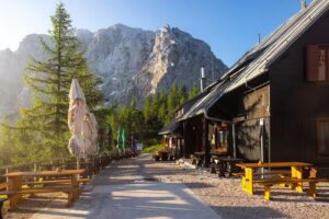 Poštarski dom na Vršiču