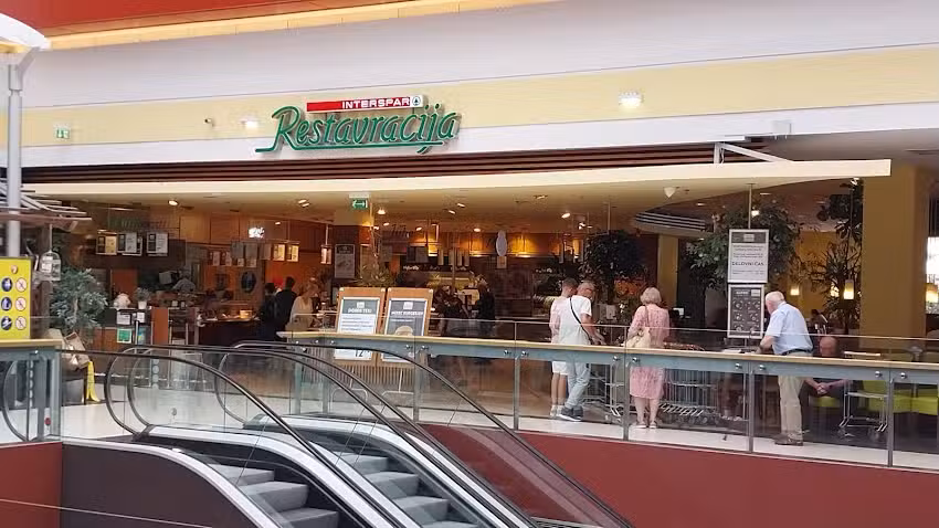 Restauracij&aacute; Interspar