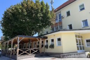 Ristorante vicino a Farovž