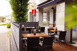 TimeOut | Bites & Brews