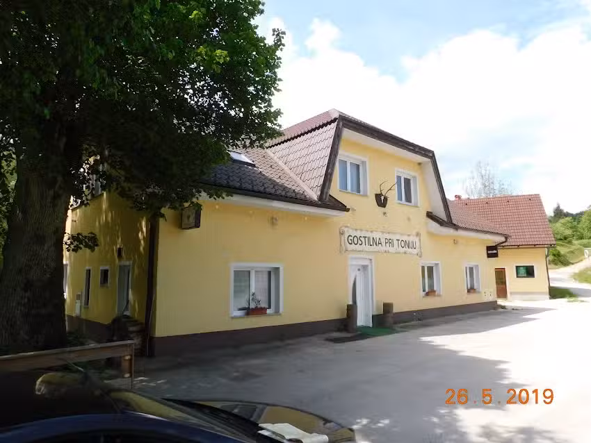 Vinoz Wine Sales Company DOO